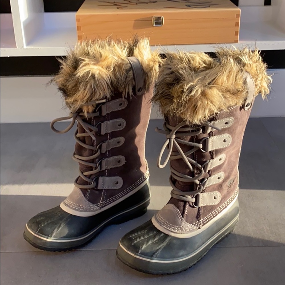**SOLD**Sorel Joan of Arctic Boot
